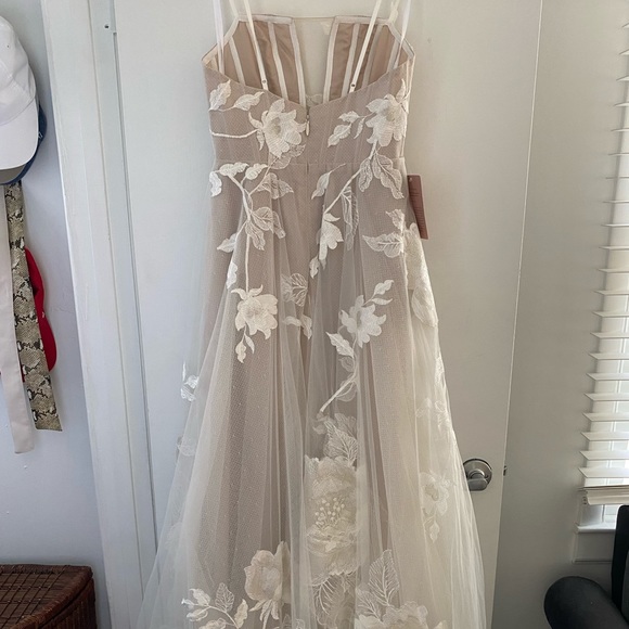 BHLDN Hutchinson Gown - Never worn or altered - Picture 6 of 10